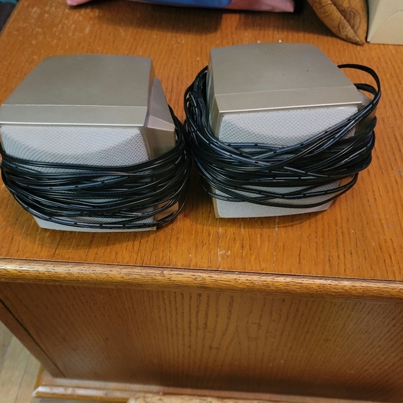SET OF TWO SURROUND SOUND SPEAKERS- SEE PICS - Picture 1 of 4